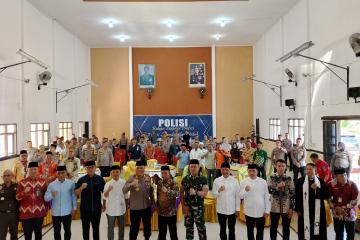 Kapolres bersama tokoh masyarat,tokoh agama deklarasi pilkada damai